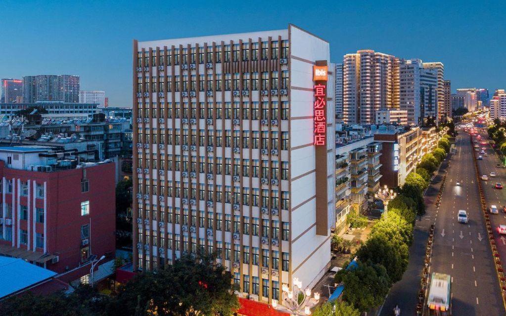 Ibis Kunming Beijing Rd Hotel Exterior photo