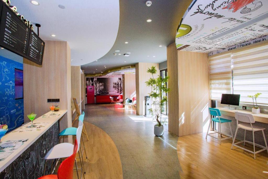 Ibis Kunming Beijing Rd Hotel Exterior photo